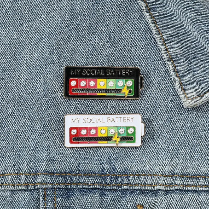 Funny Social Battery Slider Pin – 7-Mood Expression Badge, Cute Interactive Pin