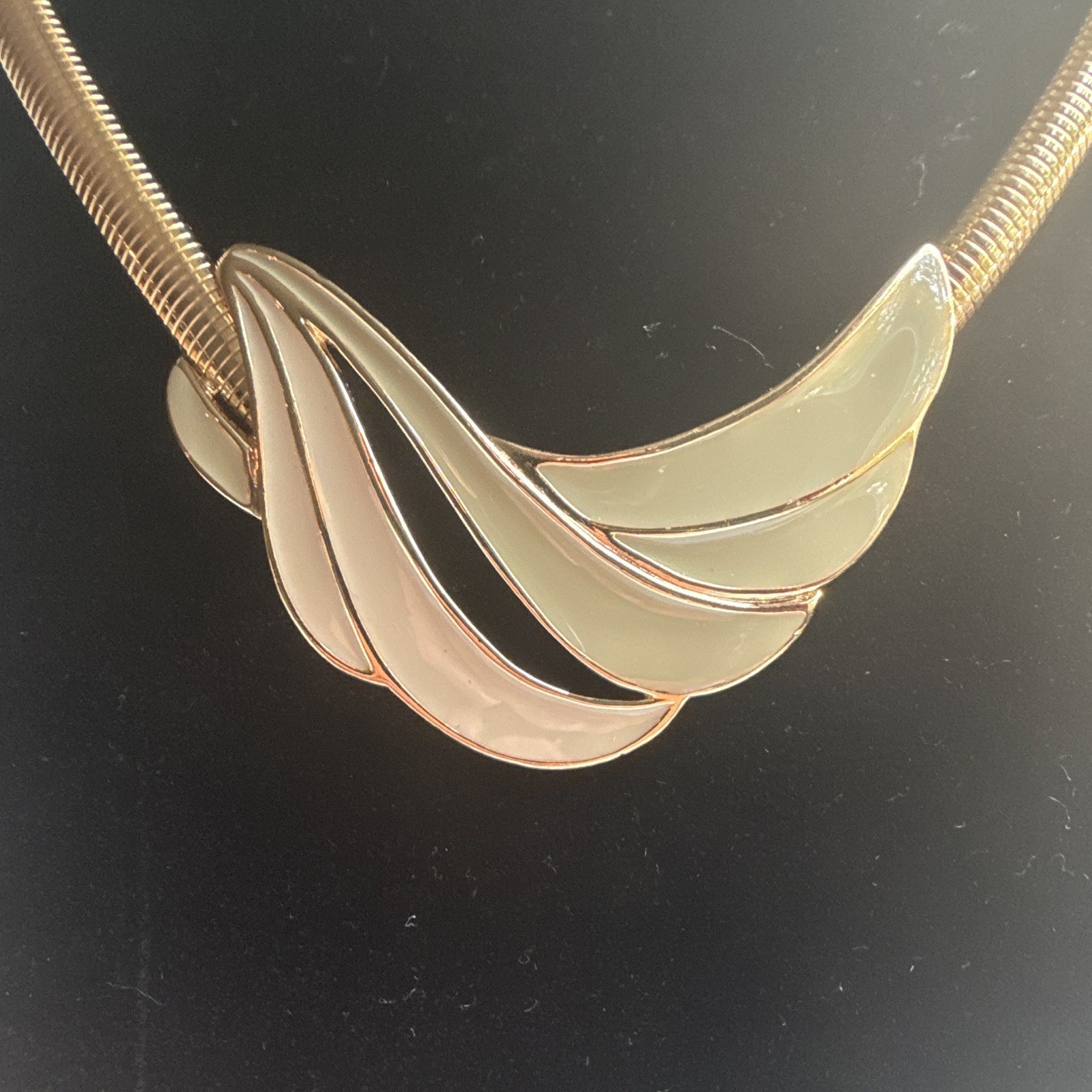 Vintage Trifari Signed Gold Tone Collar Snake 18” (46cm) Necklace