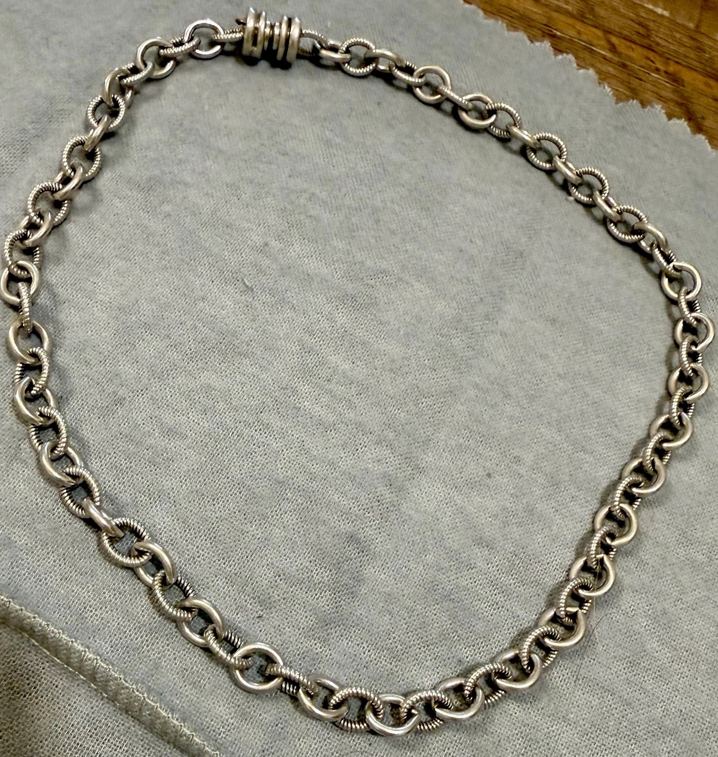 Judith Ripka Sterling Silver Shiny & Striped Oval Link 17” Magnetic Necklace 44g