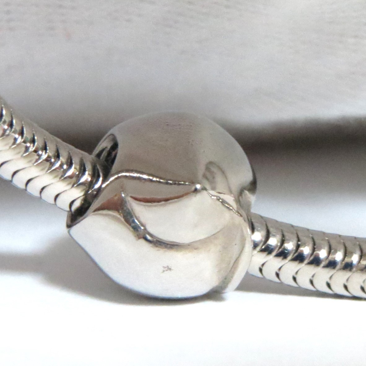 Auth Loewe Shell Charm Pendant Necklace Snake Chain Silvertone 40cm/15.7″ Good i