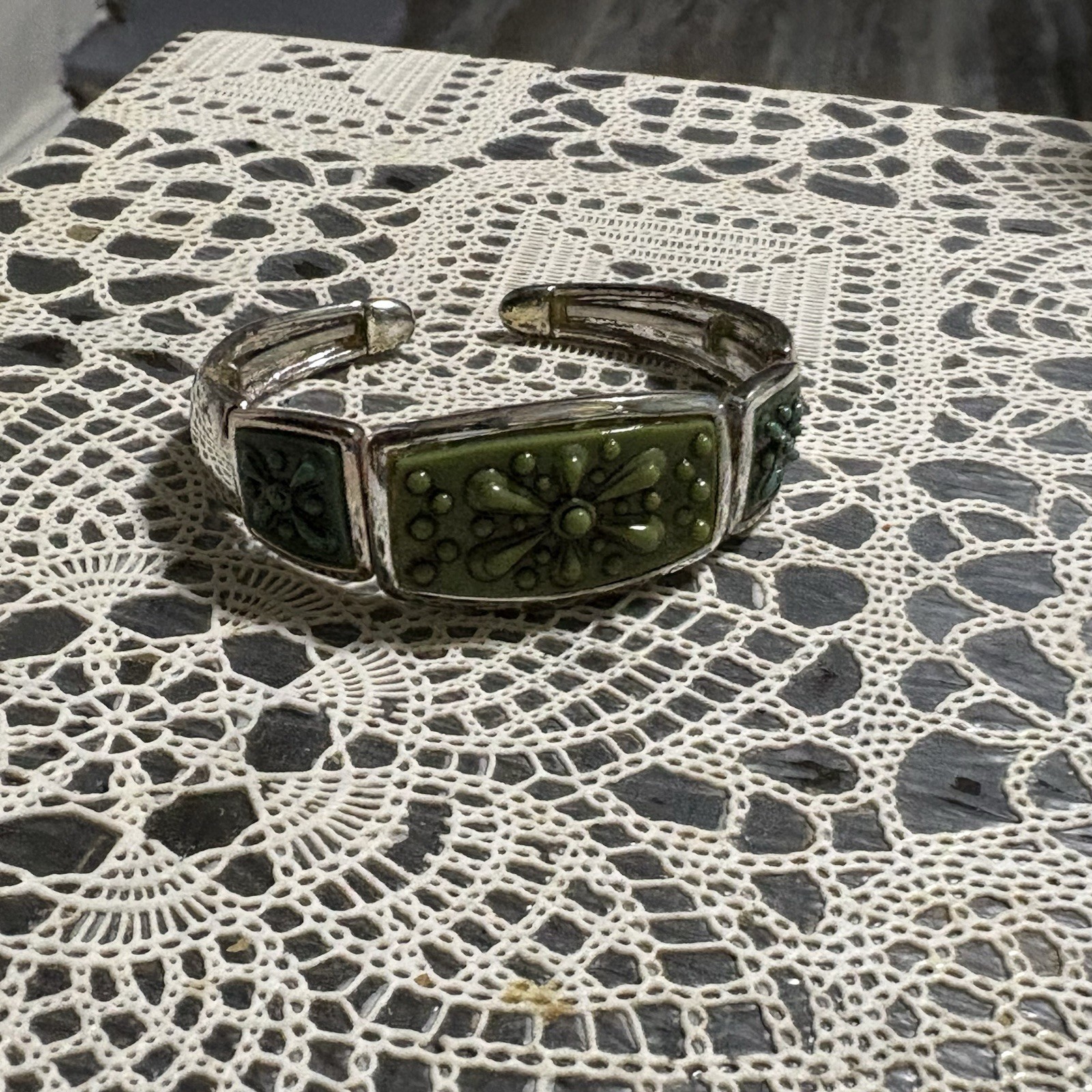 Vintage Taxco Sterling Silver Floral Link Bracelet with Green Stone