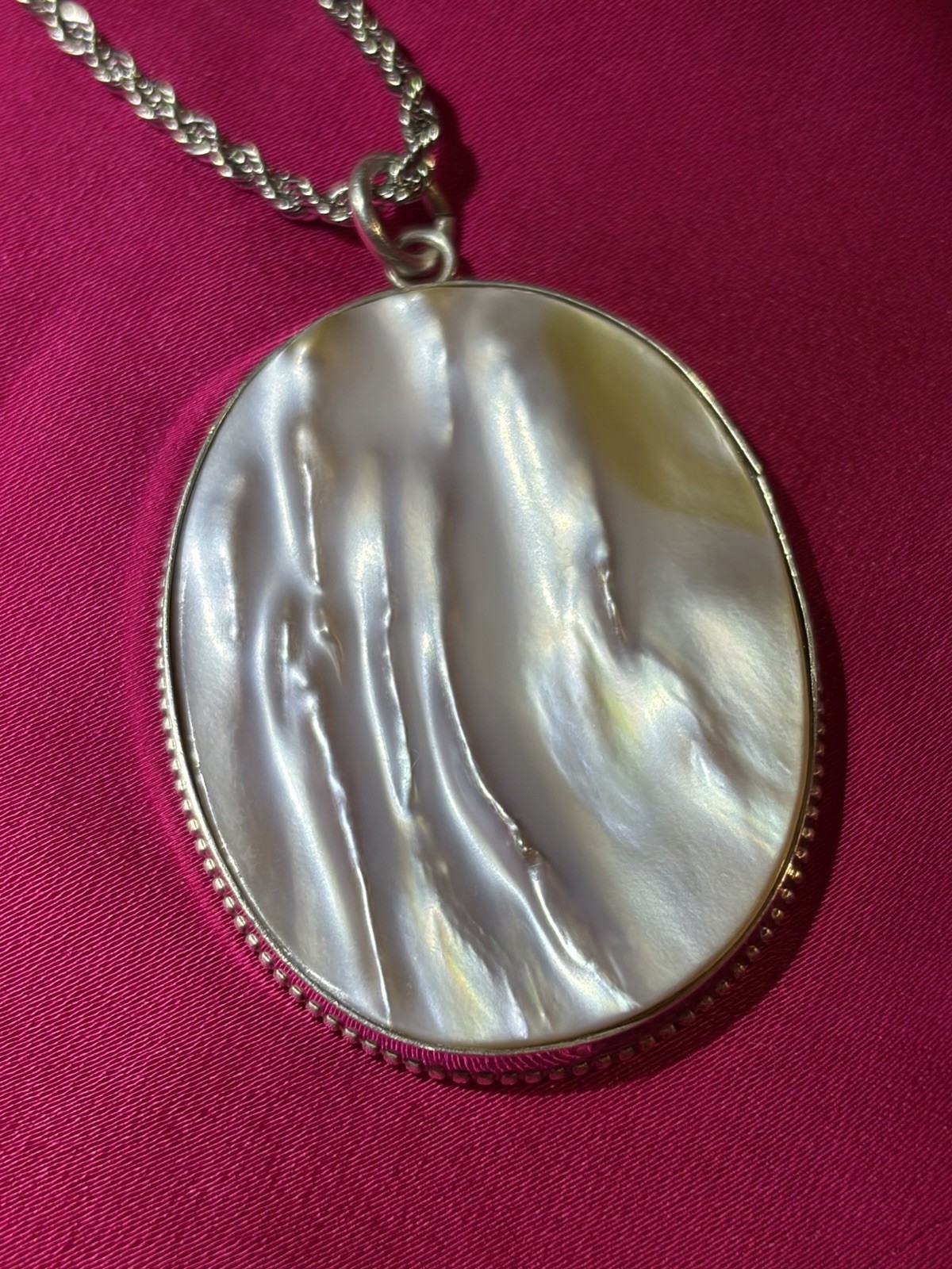 Avon Silver Tone Rope Chain Necklace Oval Mother of Pearl Bezel Rhinestones