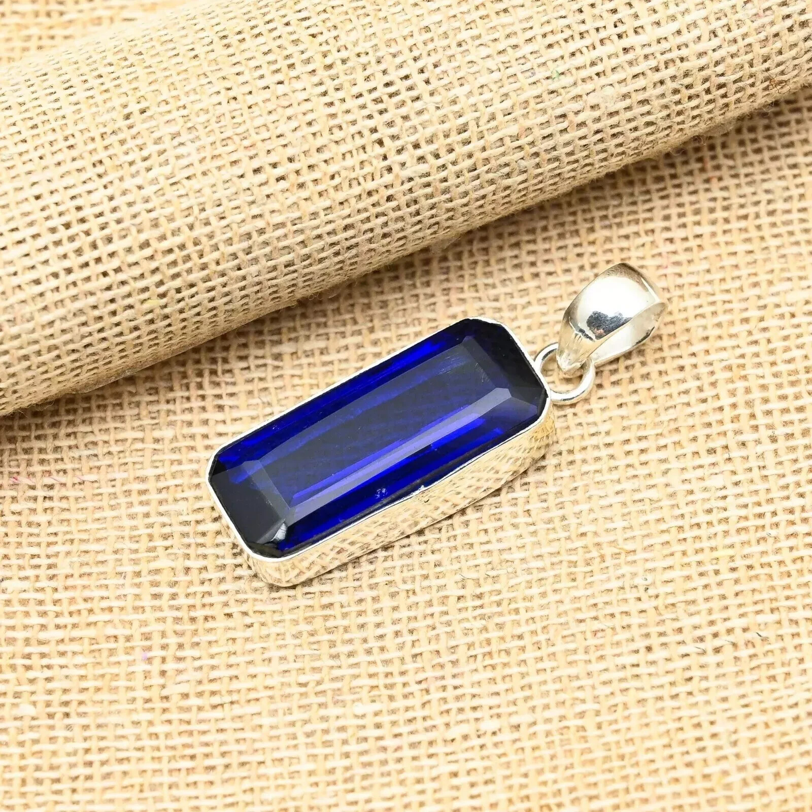 Blue Sapphire Loose Gemstone Handmade 925 Sterling Silver Jewelry Pendant 20 Ct