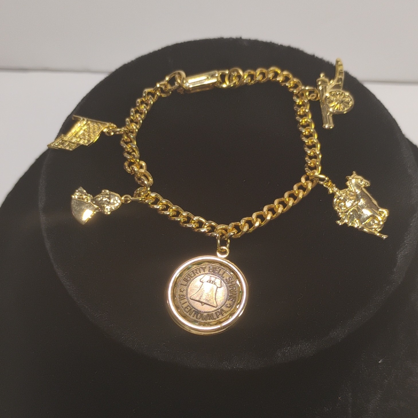 Gold Tone Curb Link Charm Bracelet Liberty Bell Patriotic 5.5 inch Small Wrist