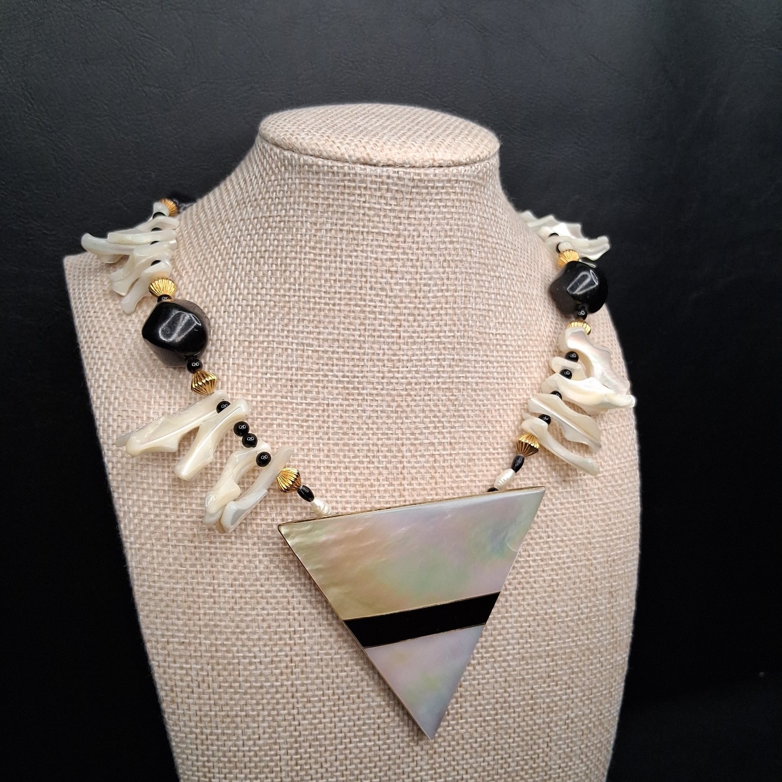 Vintage Mother of Pearl Black Beads Necklace Whit Triangle Pendant. 17.995