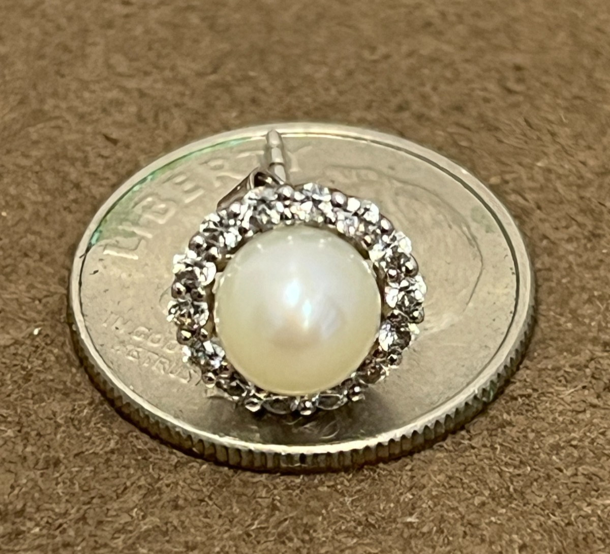CUTE STERLING SILVER PEARL & WHITE SAPPHIRE STUD EARRINGS 9.1 mm