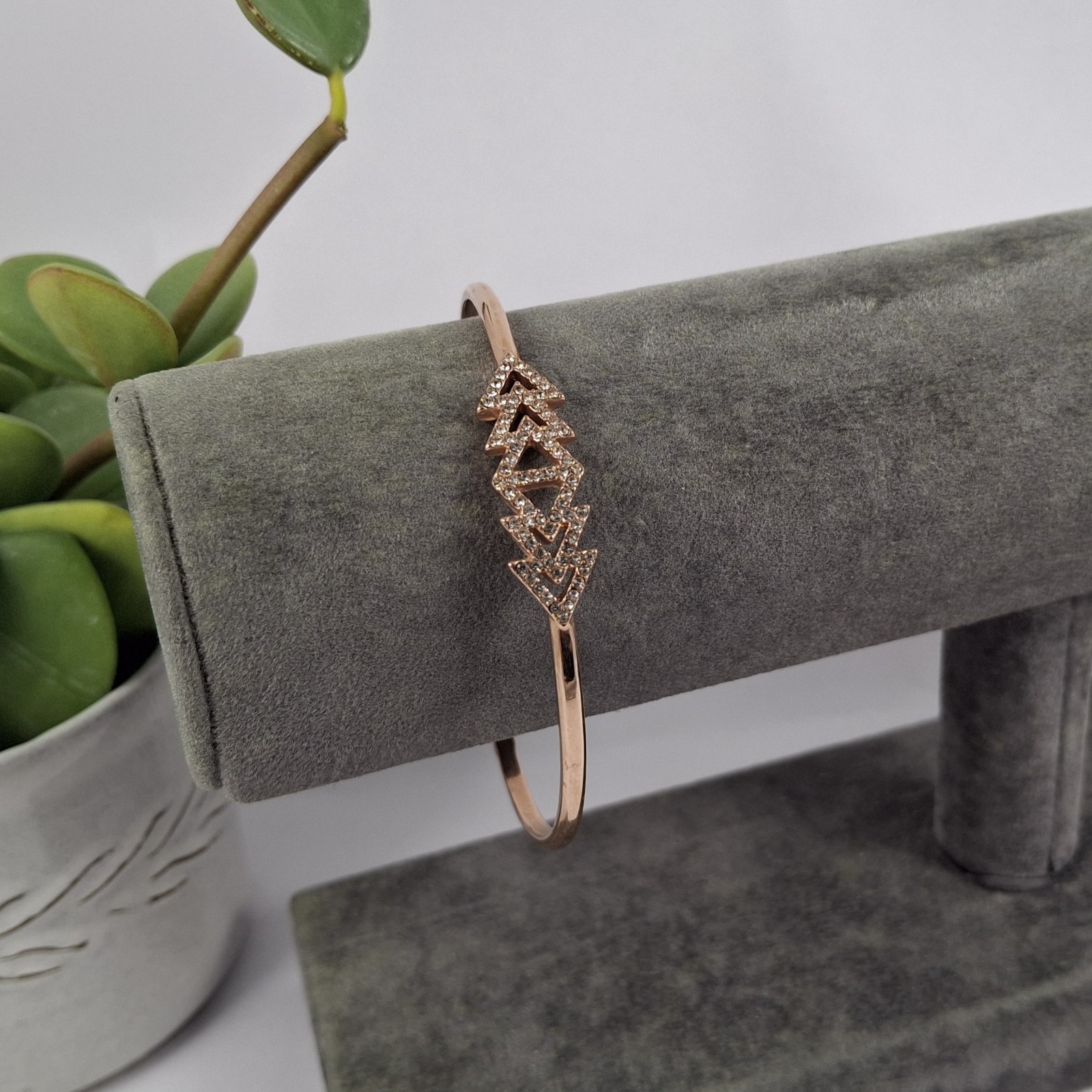 Stella & Dot Rose Gold Tone Crystal Chevron Cuff Bracelet Pave Designer Womens
