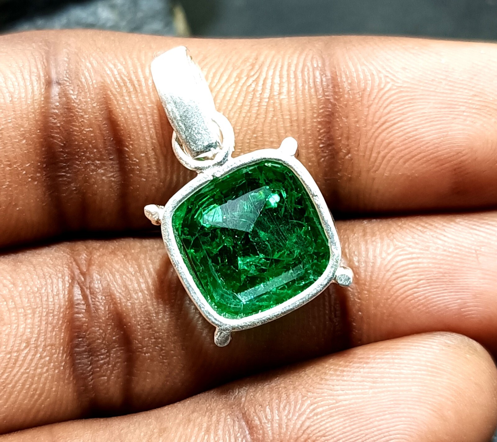 Certified 25.0 Ct Natural Emerald 925 Solid Silver Asscher Cut Pendant Gemstone