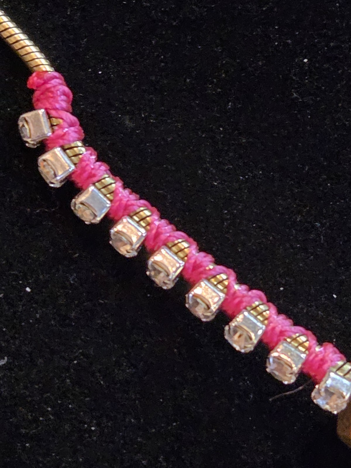 Gold Tone & Rhinestone Heart Charm Necklace 27″ Unsigned.