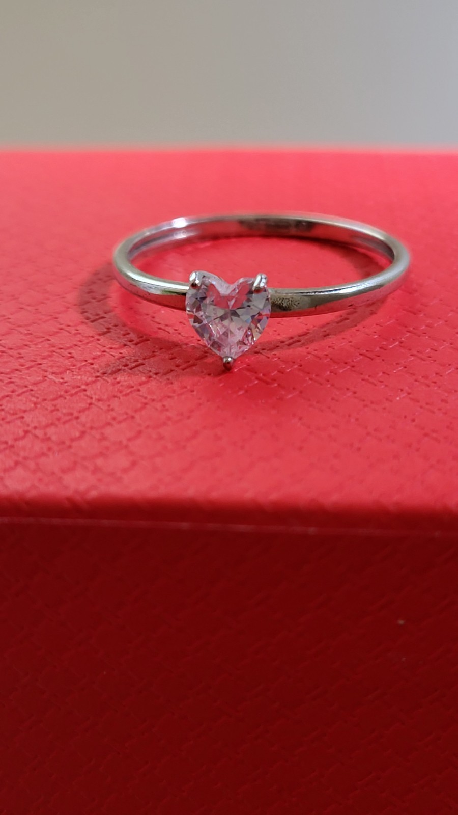 Woman’s 925 Sterling Silver Heart Cubic Zirconia Ring Size 5 US