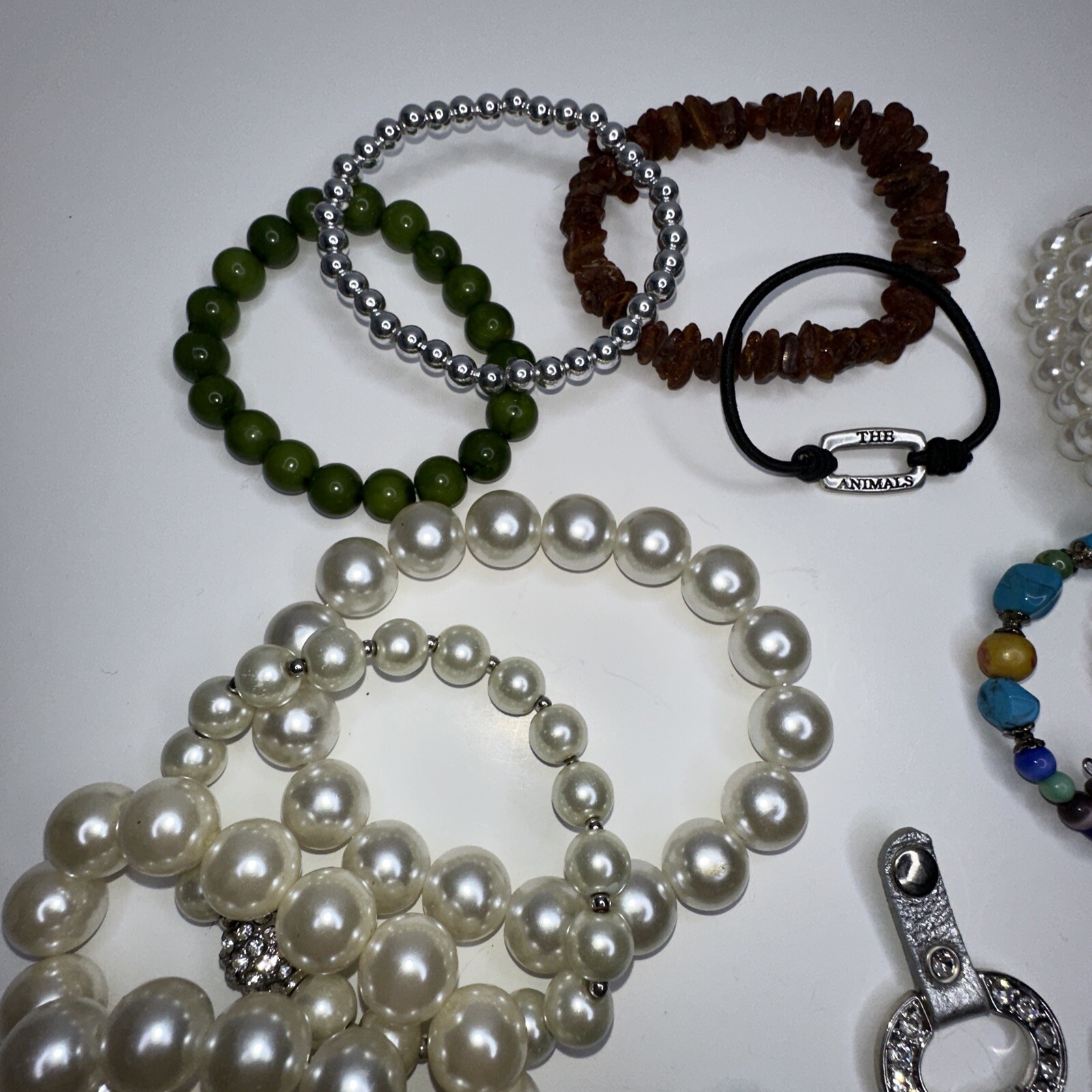 HUGE LOT Beaded Bracelets Links Strand Stretch Multi Color Gold Silver Mixed 21