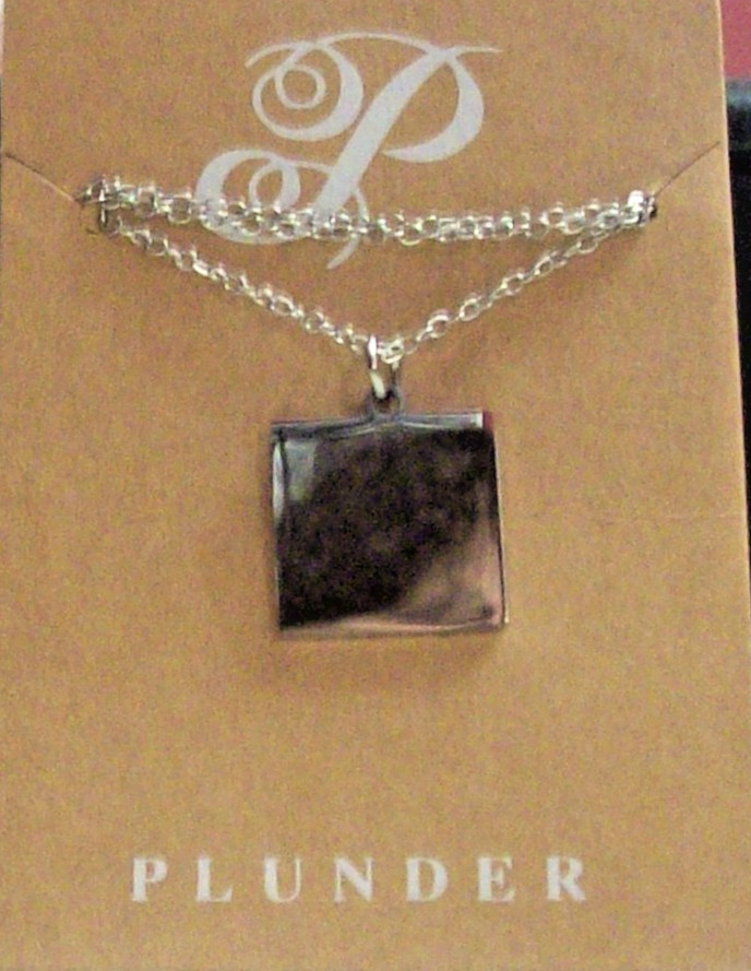 Lot of Four Mostly New Fashion Necklaces, Gold and Silver Toned!