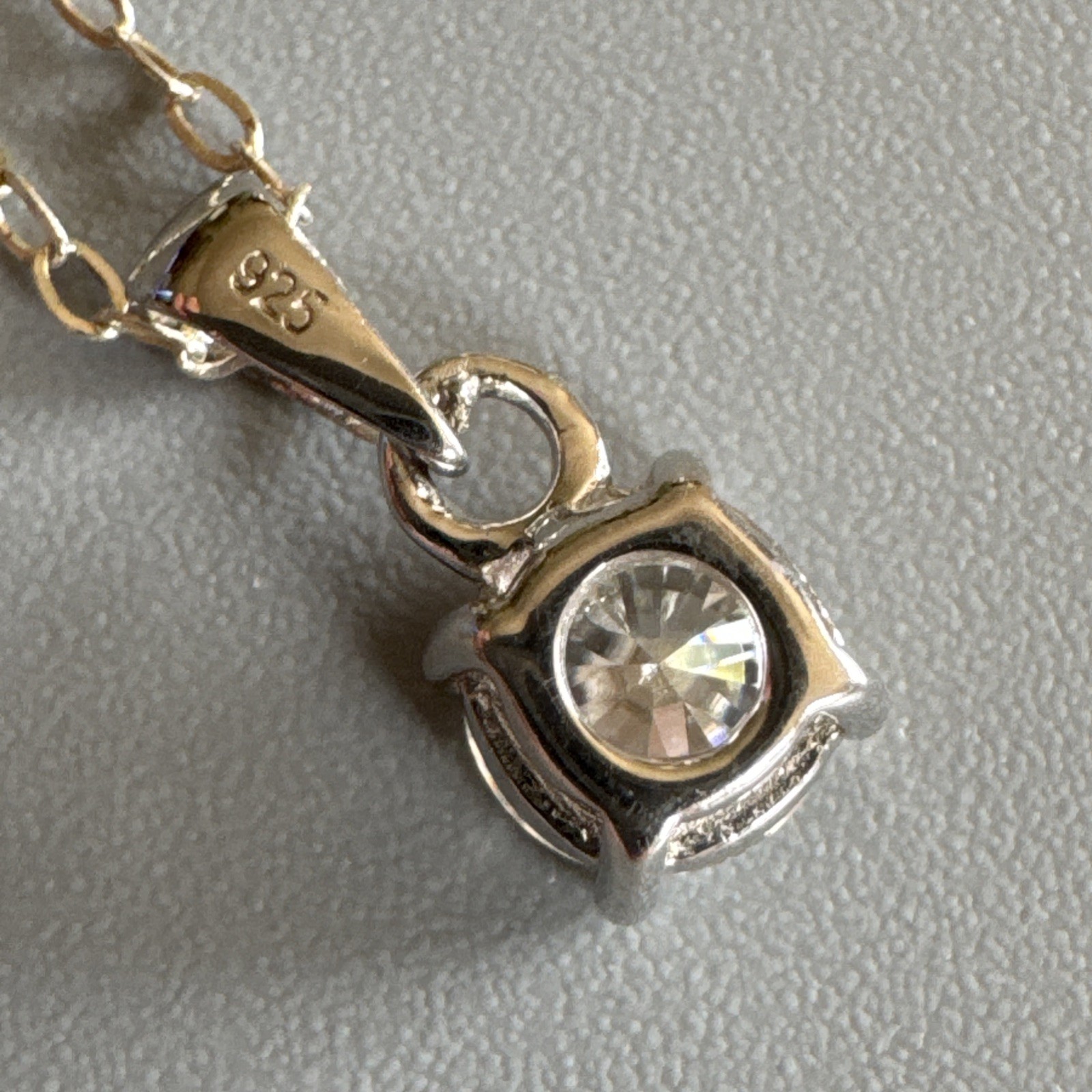 Sterling Silver 925 Round Solitaire Cz Pendant & 16” Oval Link Chain Necklace