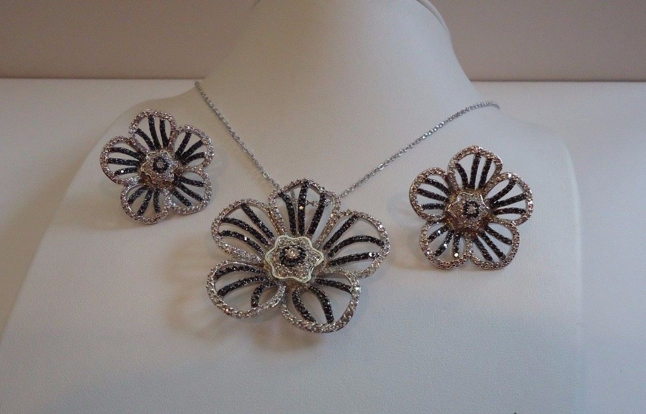 925 STERLING SILVER FLOWER PENDANT NECKLACE & EARRING 11 CT LAB SIMULANT DIAMOND