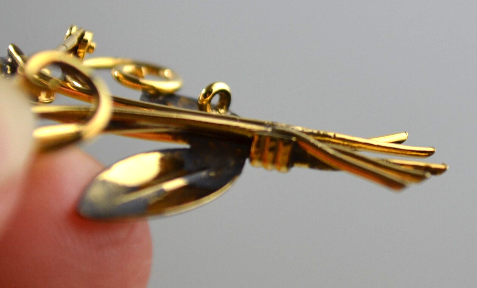 Vintage Gold Tone Brooch Pin Pendant Flower w/ Clear Rhinestones 2.25″