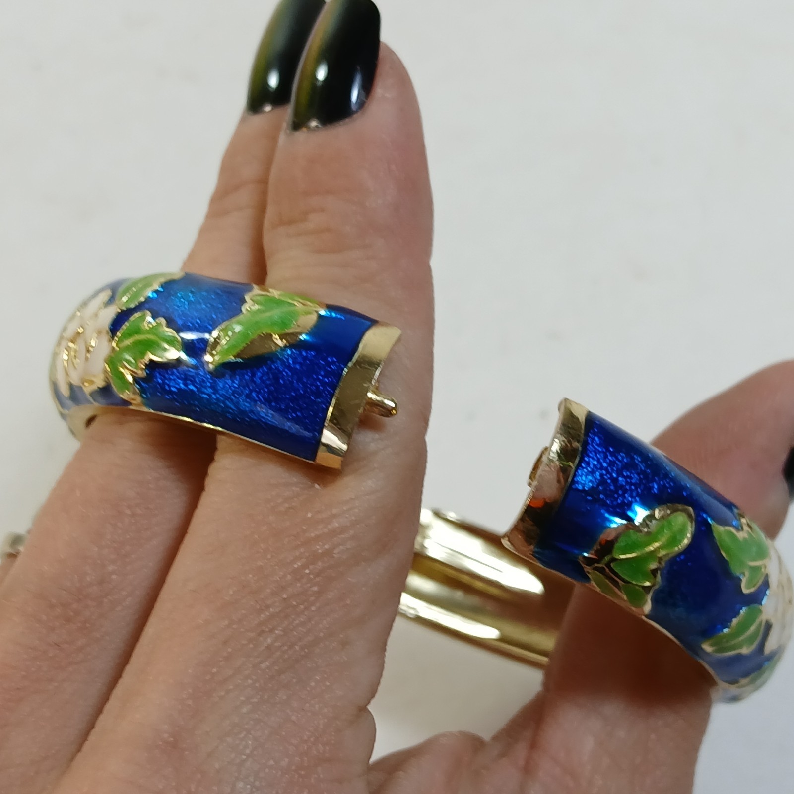 Signed Jiu Long Xing Blue Cloisonné Hinged Bracelet Enamel, Blue Bangle Floral