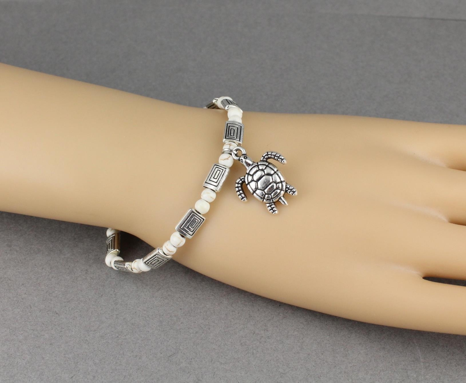 turtle charm bracelet stretch Cream Silver stretchy beaded bracelet tortoise