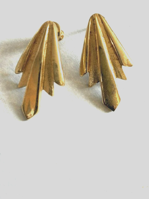 Vintage Monet ”Gold Tone Fan Earrings (#435)