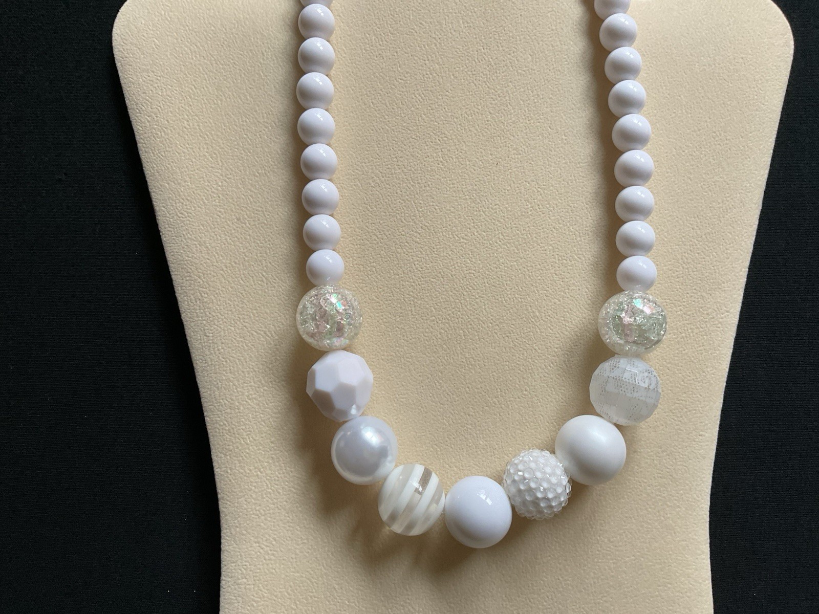 Chunky White Beads Adjustable Necklace