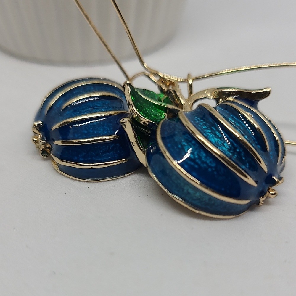 Elegant Blue and Green Pumpkin Dangle Drop Earrings NWOT Ladies Fall Outdoor