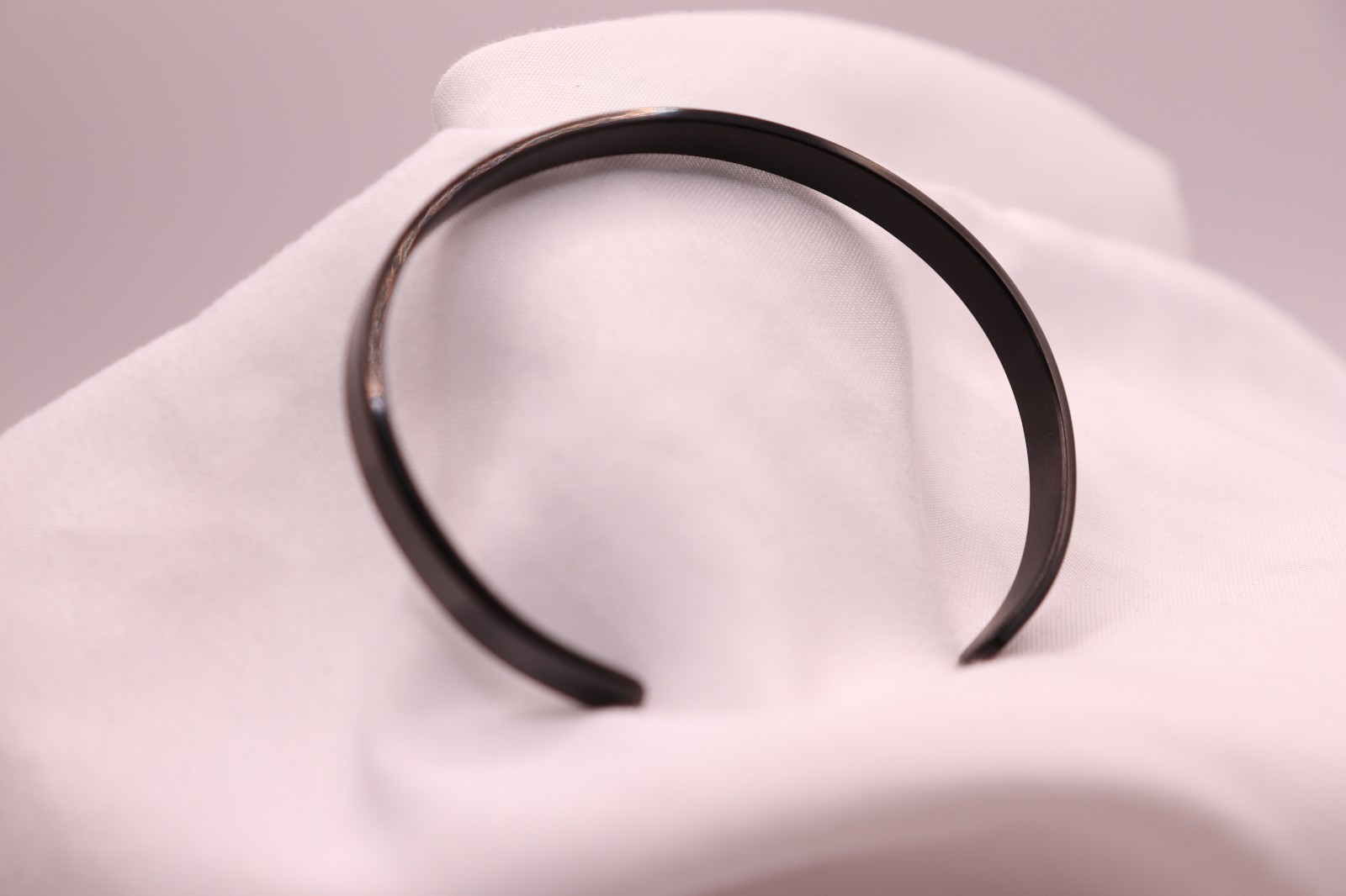 Bracelet Cuff Black Color Unisex Fashion Jewelry Everyday Elegant Meaningful Gif