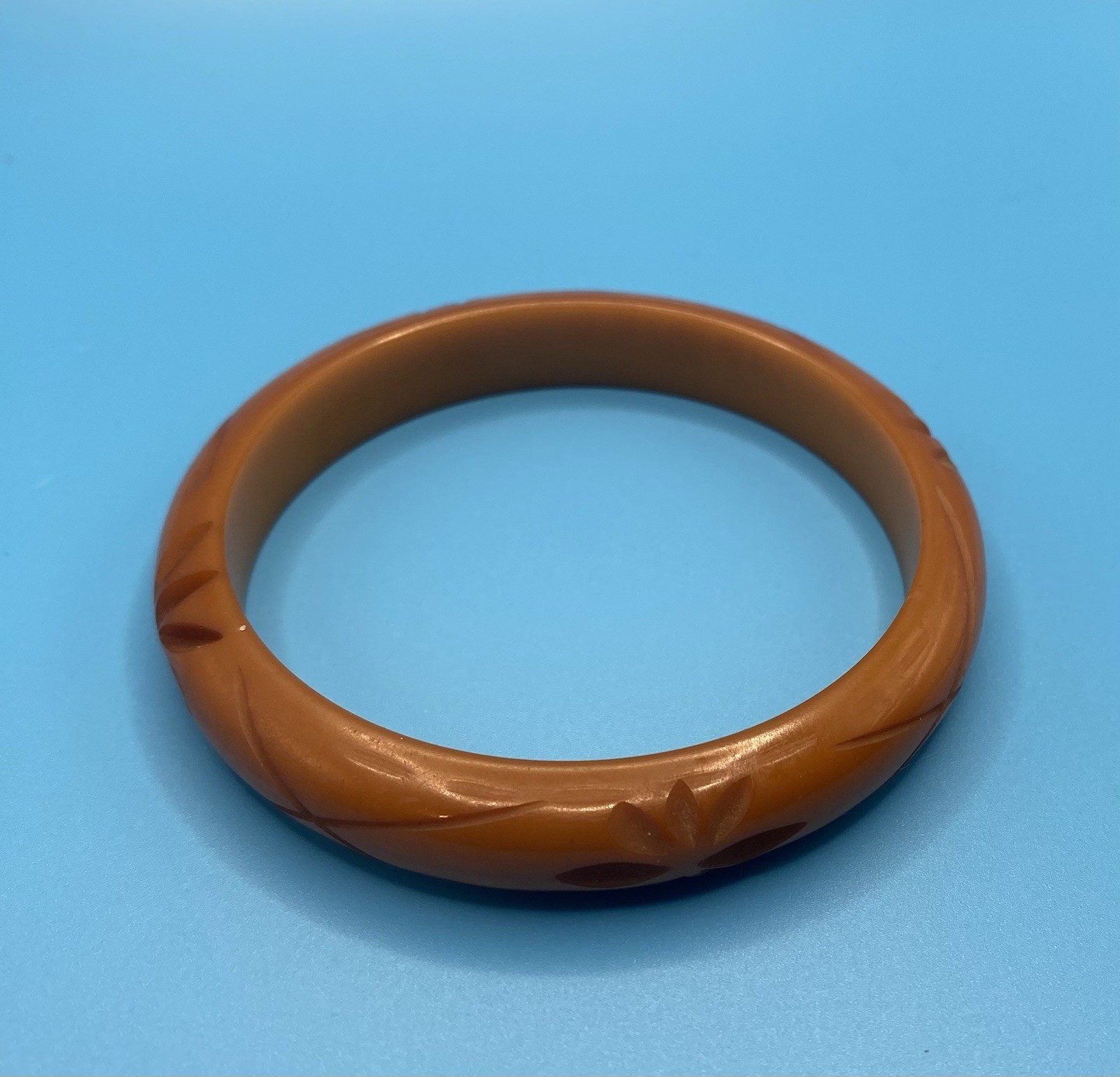 Carved Bakelite Pumpkin Bangle Bracelet, Round Shape, 3 in Length, No Stone