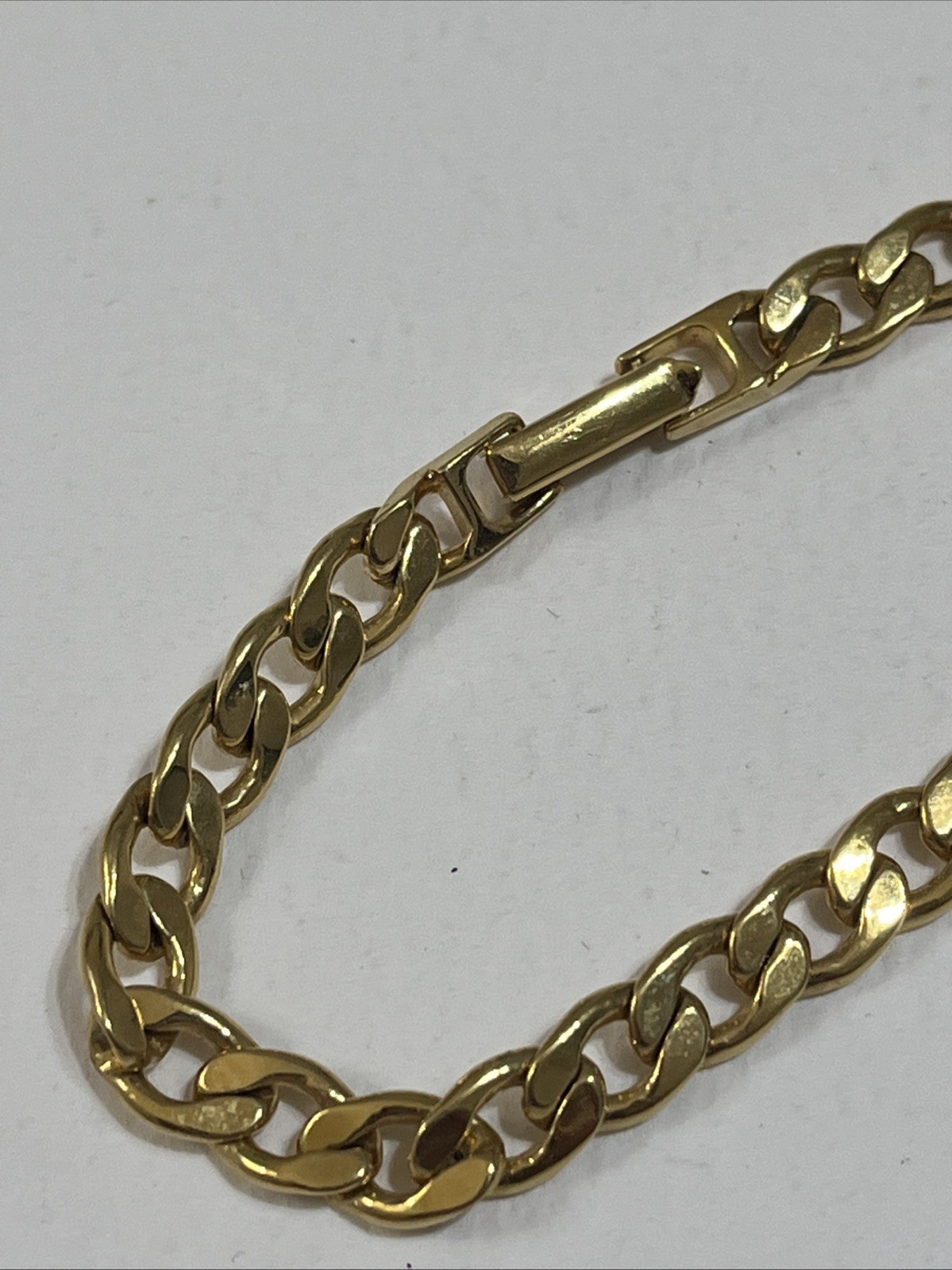 AVON BRANDED HEAVY & THICK GOLD TONE CURB LINK CHAIN NECKLACE