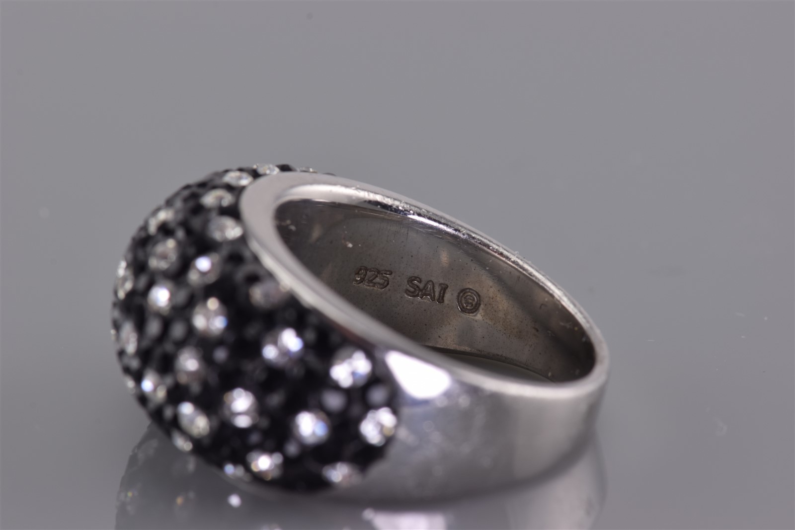 Sai Krishna SAI Sterling Silver Black & White Sparkle Domed Band Ring 925 Sz: 7