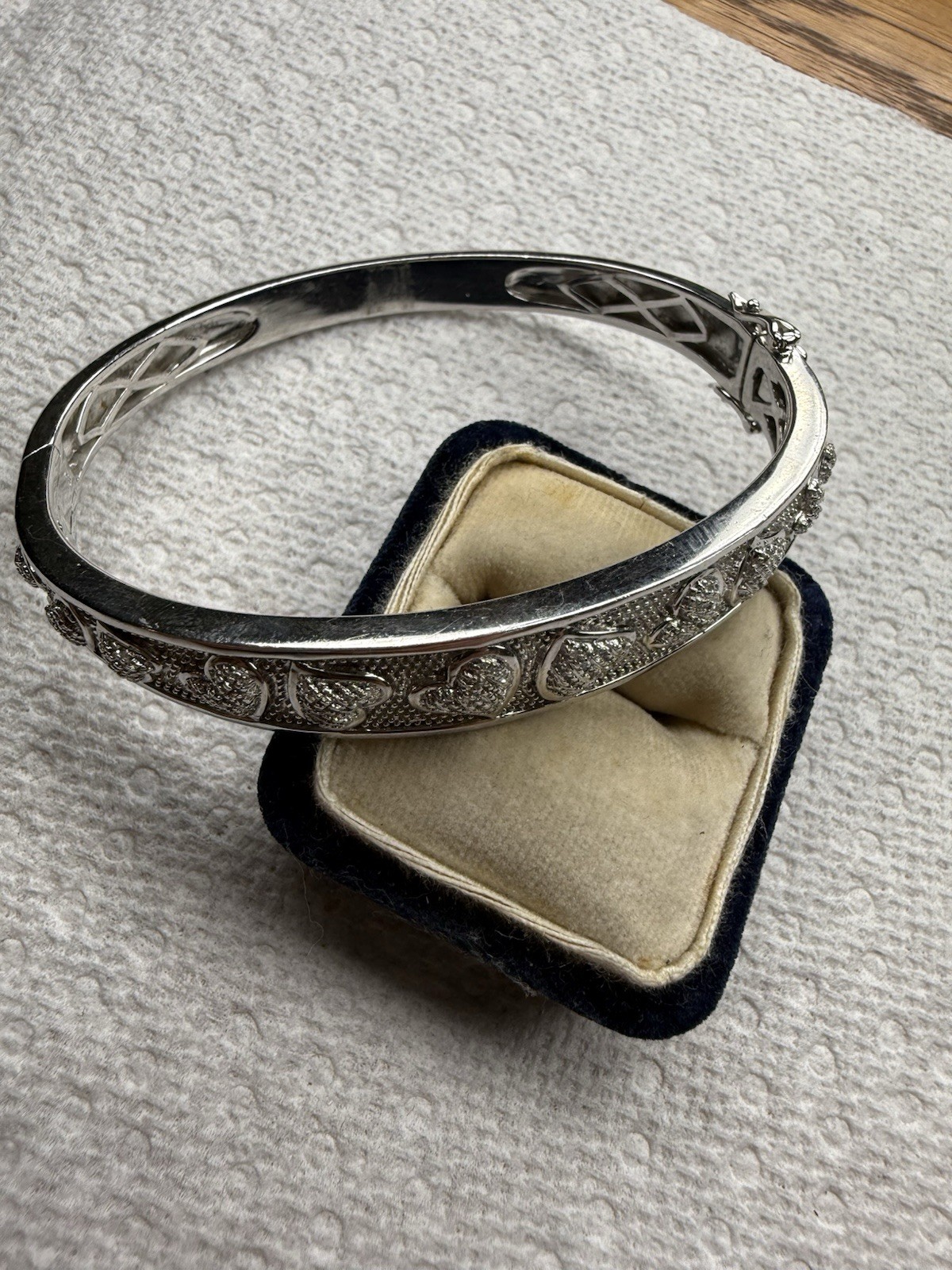 Amazing Sterling Silver Heart Bangle Bracelet 30g