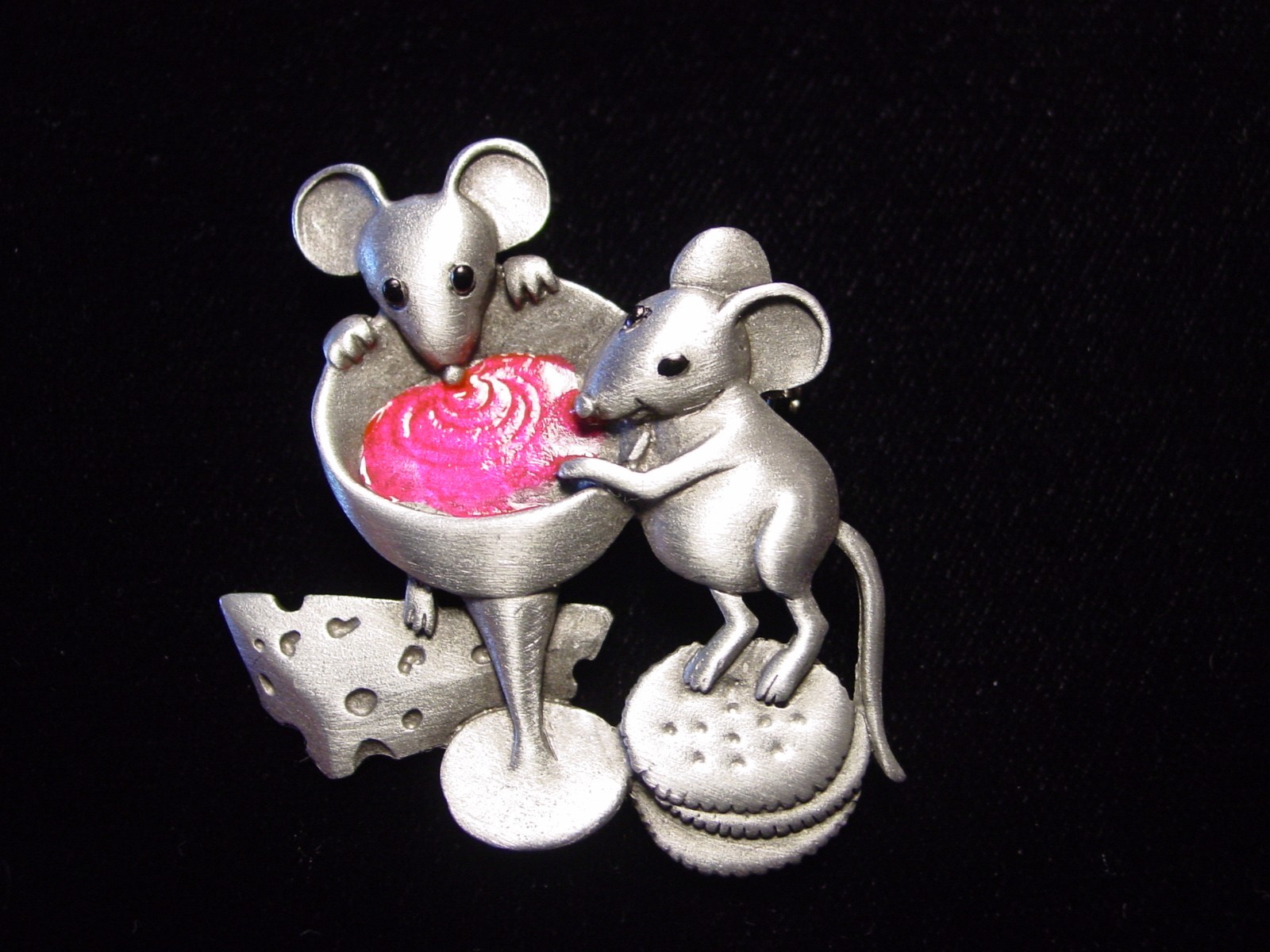“JJ” Jonette Jewelry Matte Silver Pewter ‘PARTY Mouse Mice’ Pin
