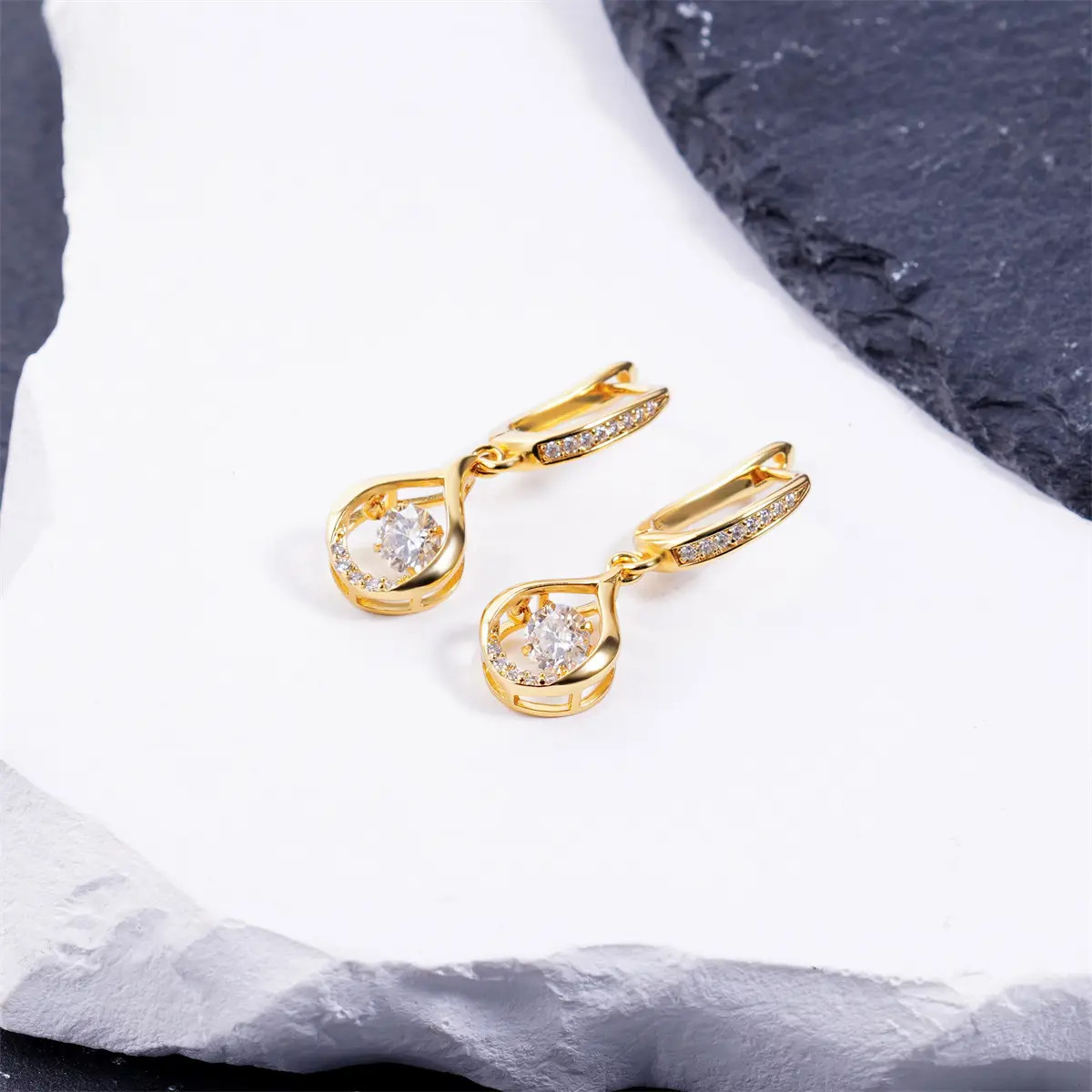 18K Gold-Plated Moissanite Drop Earrings – Elegant Gift for Any Occasion