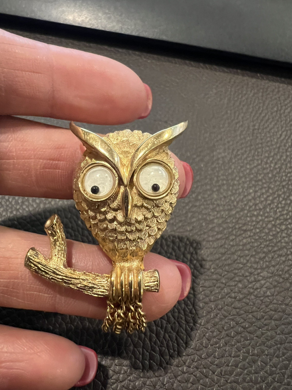 Vintage “Wise Guy” Googly Eyed Multi-chain Tail Owl Gold Brooch/Pin