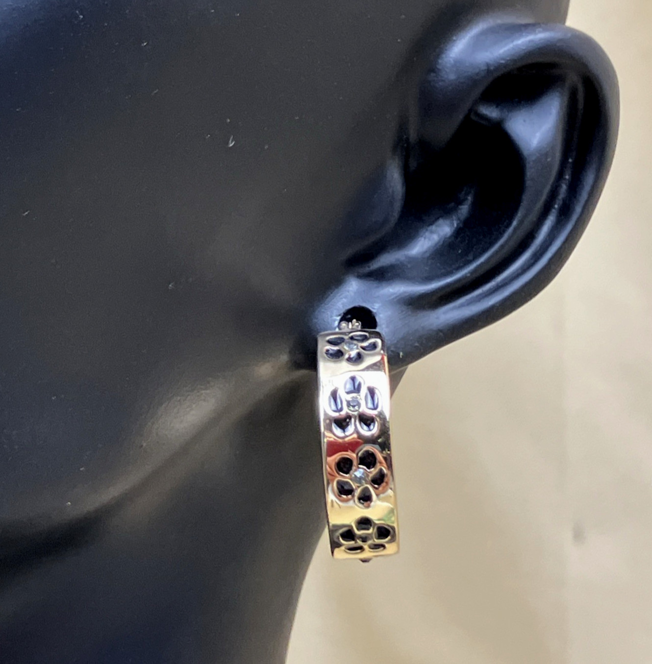 Karl Lagerfeld Paris Gold Tone Black Flower Small Hoop Earrings NWT Orig $28