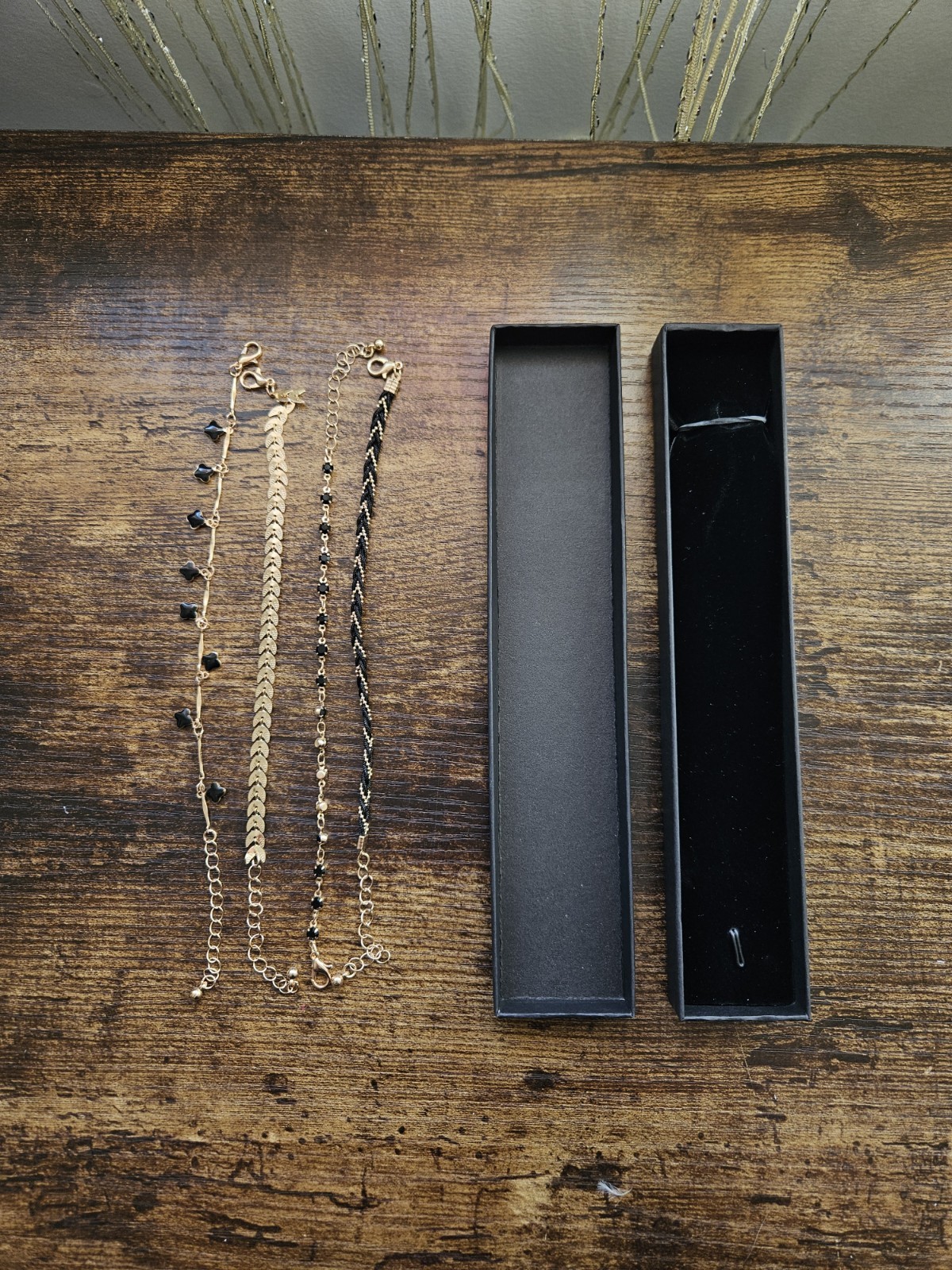 4-Piece Gold & Black Bracelet Set In Gift Box – Perfect for Any Occasion!