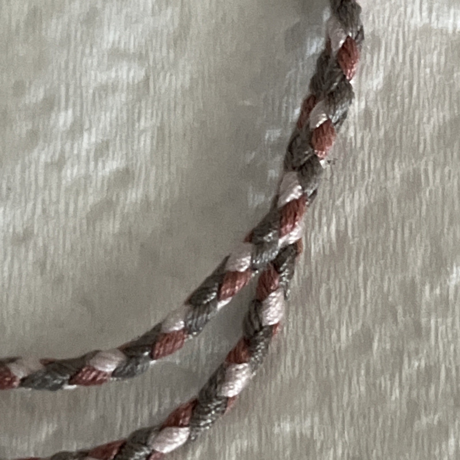 NEW BOHO BRAIDED THREAD FRIENDSHIP BRACELET ADJUSTABLE GRAY ROSE WHITE NIP