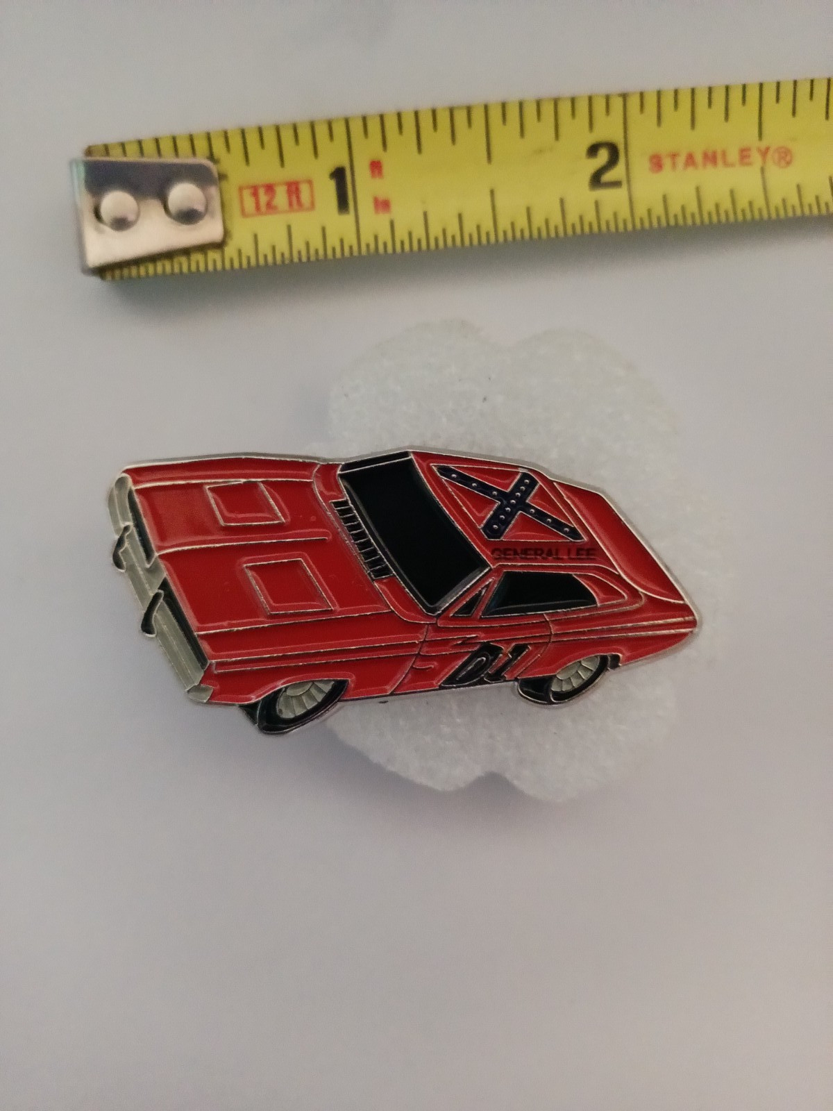 DUKES OF HAZARD-GENERAL LEE-ENAMEL PIN-SHIP ALL THE PINS YOU BUY FOR $4.99