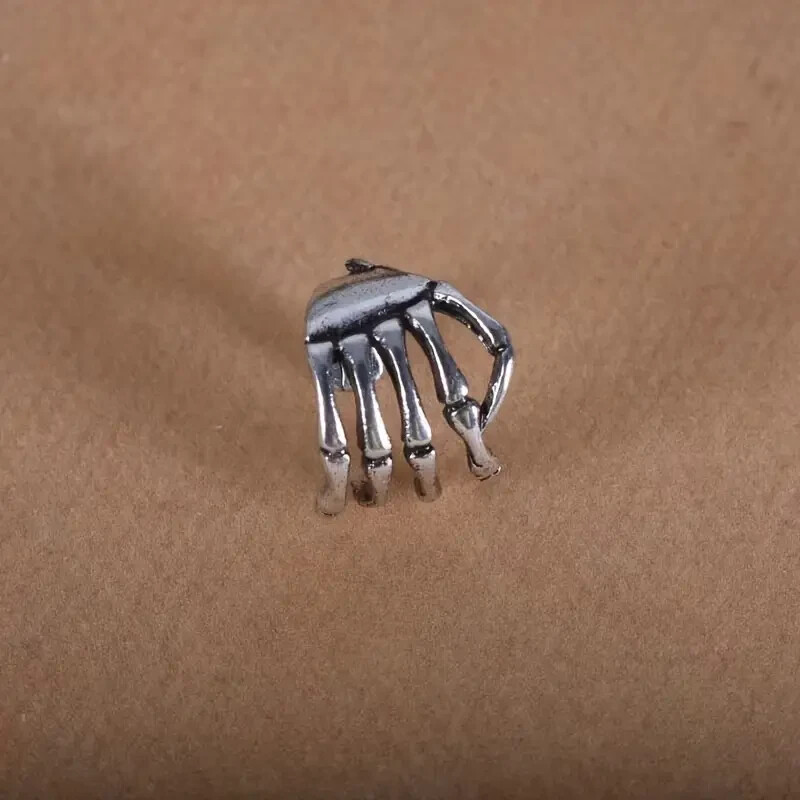 Retro Halloween Silver Skull Hand Ear Clip, Punk Cuff Earring Without Ear Holes
