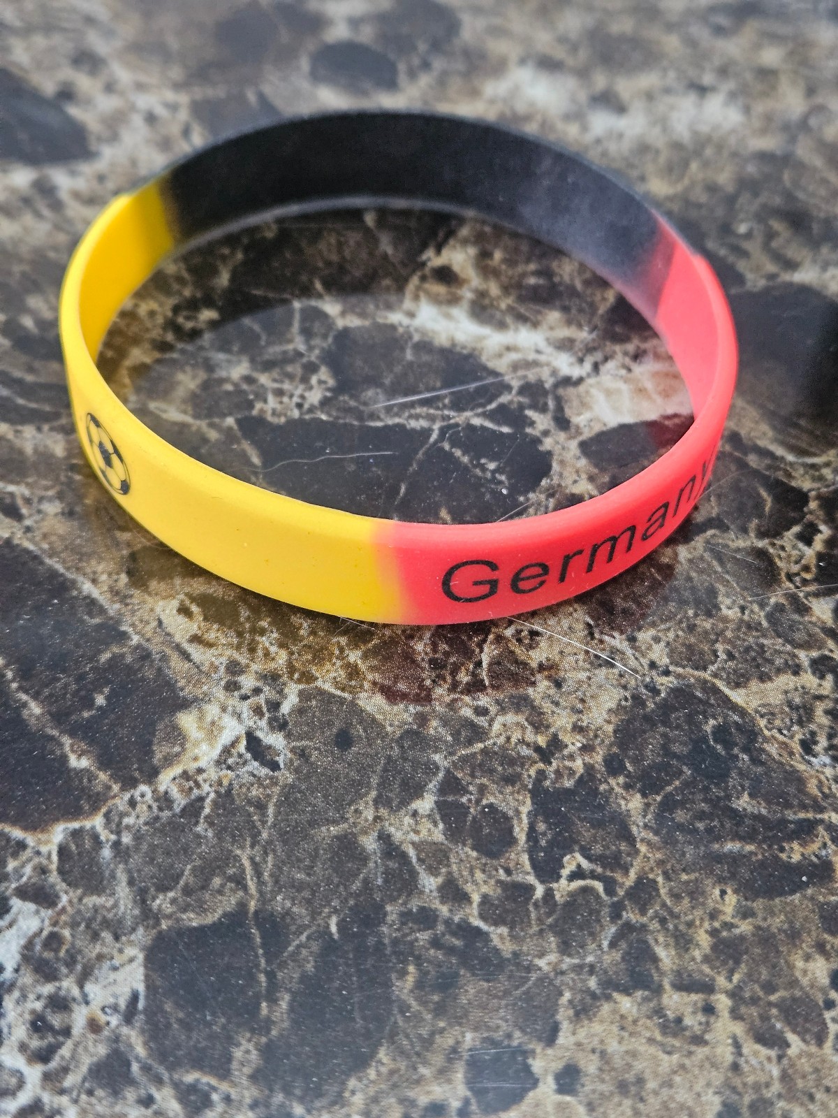 2x Adults England Football Team World Cup Supporters Silicone Rubber Wrist Bands