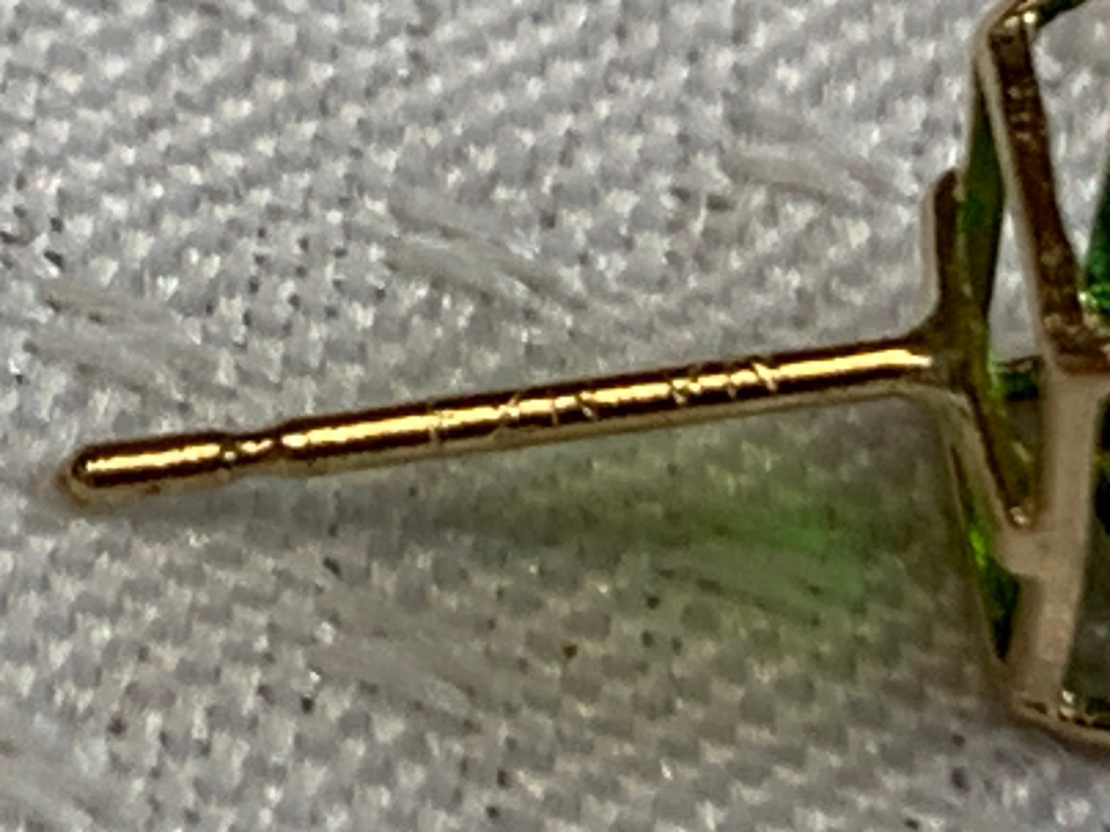 10K Yellow Gold Earrings .68g Fine Jewelry Baguette Emerald Look Studs *READ*