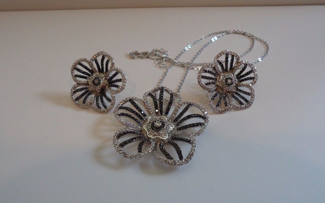 925 STERLING SILVER FLOWER PENDANT NECKLACE & EARRING 11 CT LAB SIMULANT DIAMOND