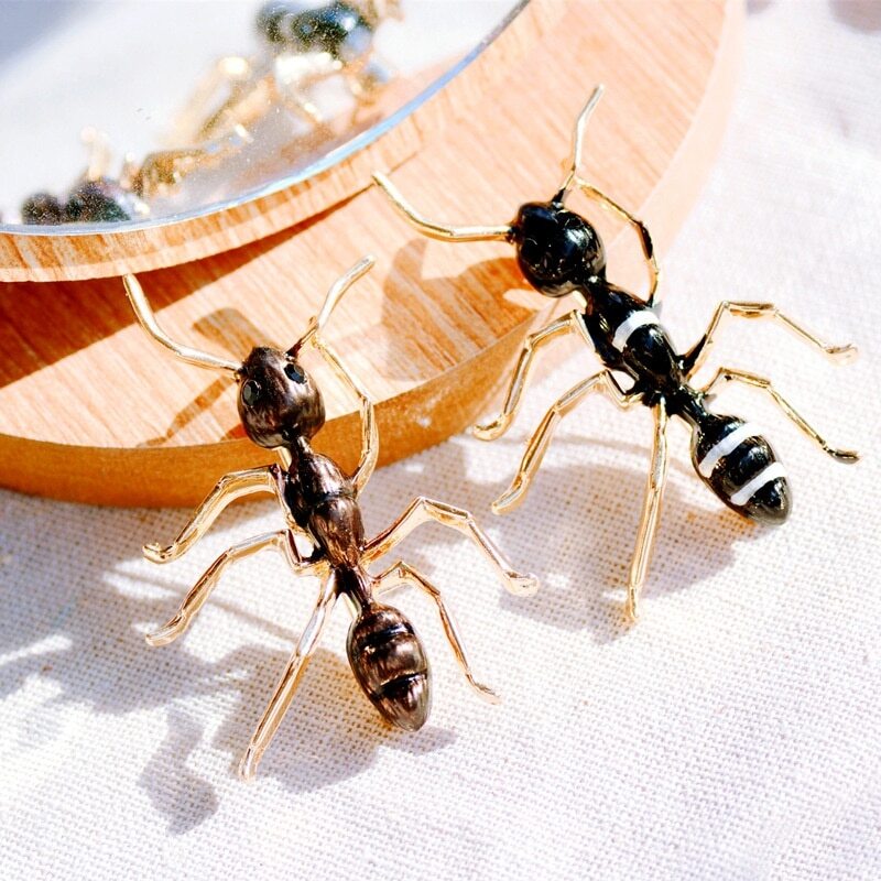 Simple Enamel Big Ant Brooch Insect Pin Brooches Men and Women Western Party