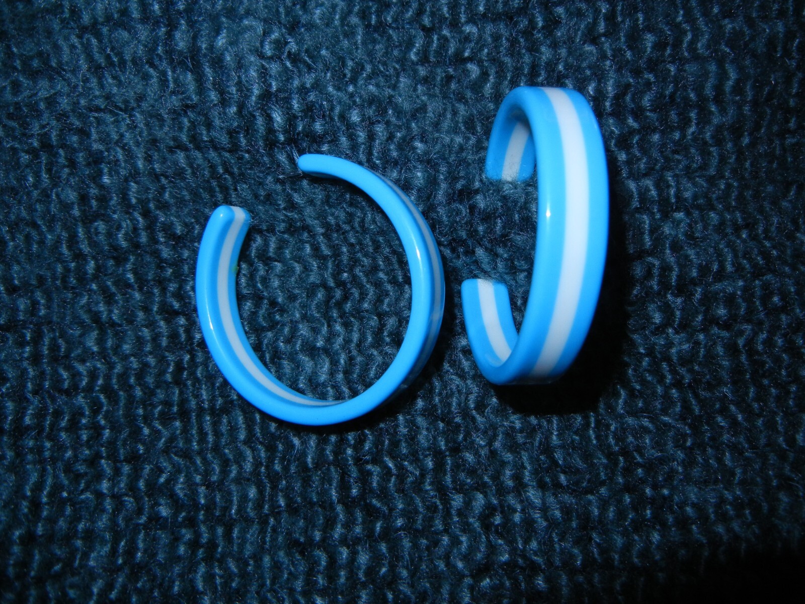 Turquoise & White Plastic Hoop Earrings 1 7/8 inch NWT