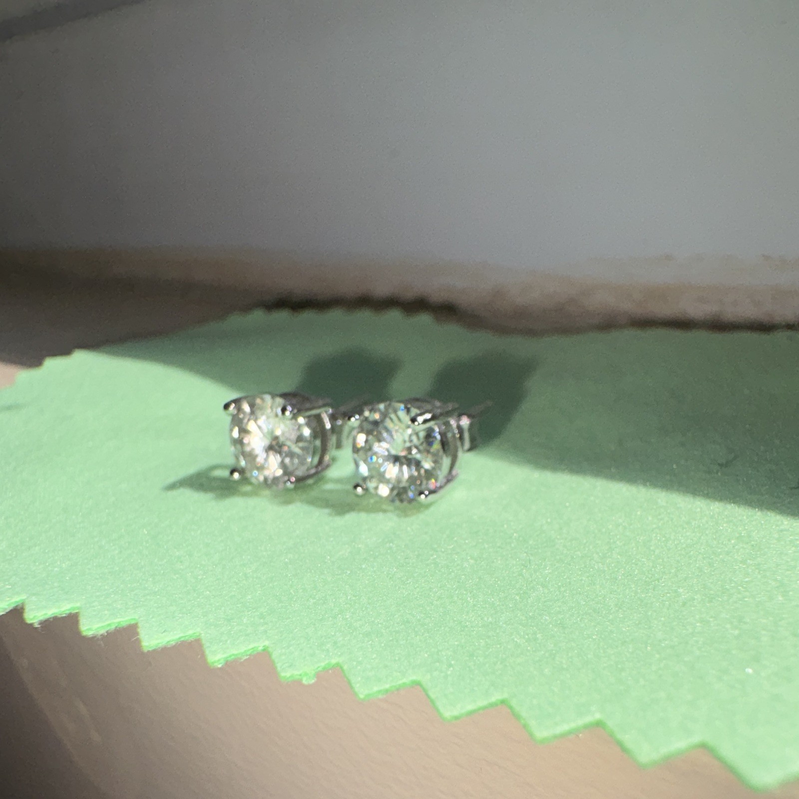 VVS Silver-Tone Metal Round Clear/White Prong Set Stud Earrings Pair Butterfly