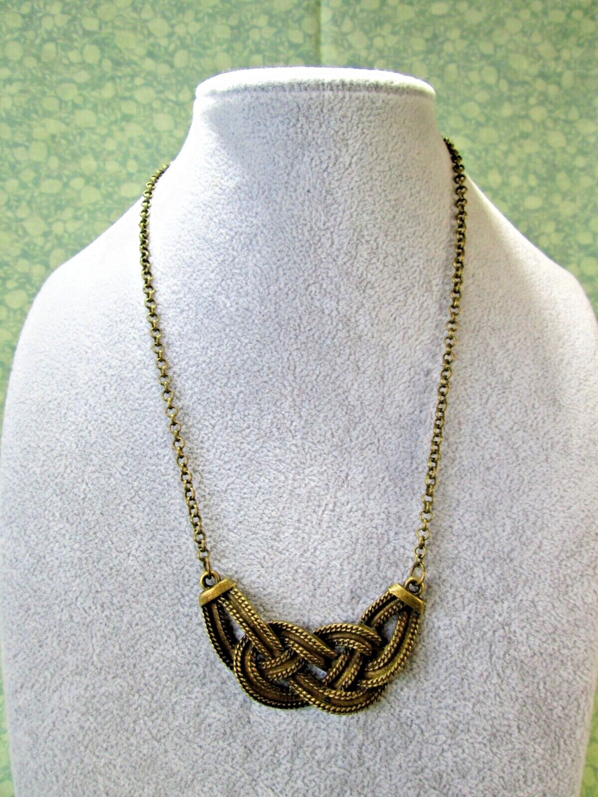 Antiqued Brass Tone Knotted Pendant Necklace 18″-20.5″ / 4N