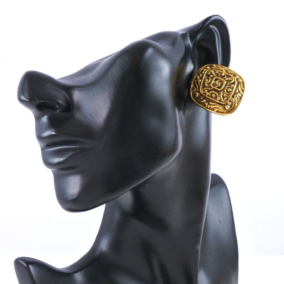 CHANEL COCO Mark Earring Rhombus vintage gold Plated Gold Square 30g Women