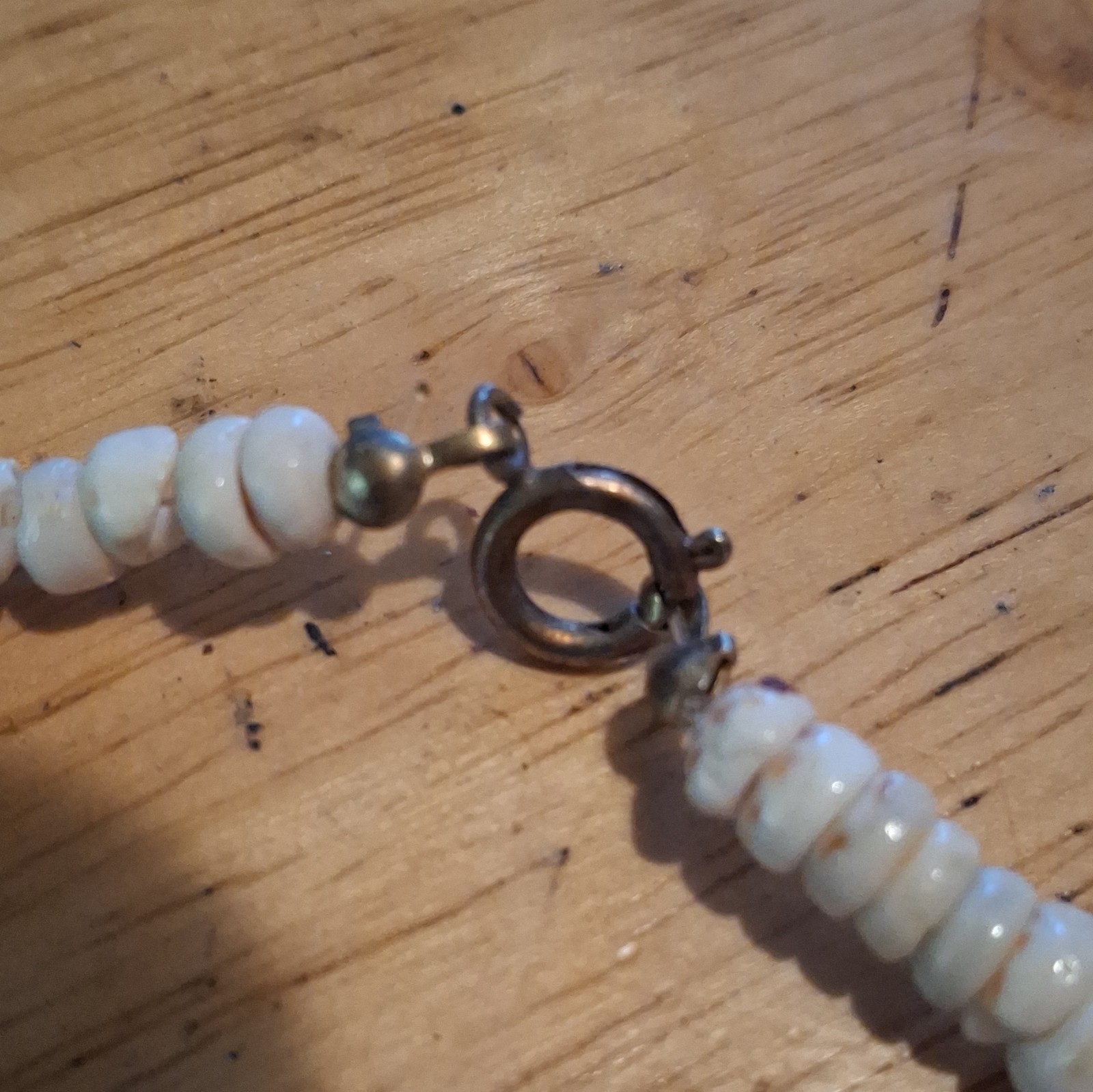 White Shell Chip Beaded Bracelet Round Ball/Bead Chain Spring Ring Closure