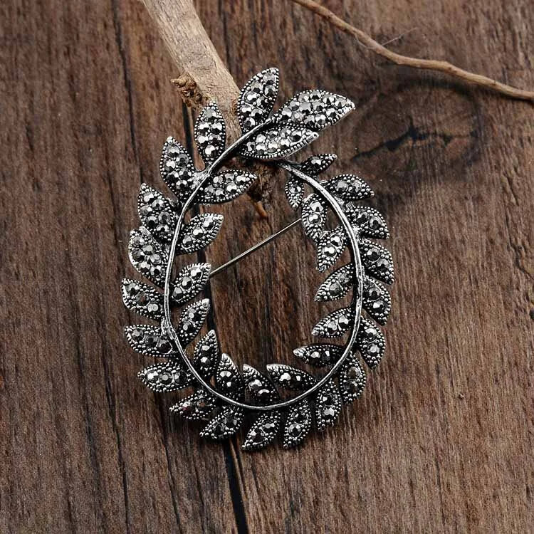 Fashion Retro Alloy Brooch Bow Pin Clothing for Women Jewelry Hot Sale