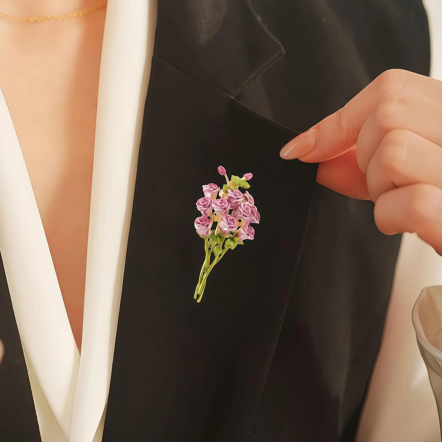 Brooch Pins For Women Fashion Elegant Brooches Lapel Badges Coat Sweater Scarves