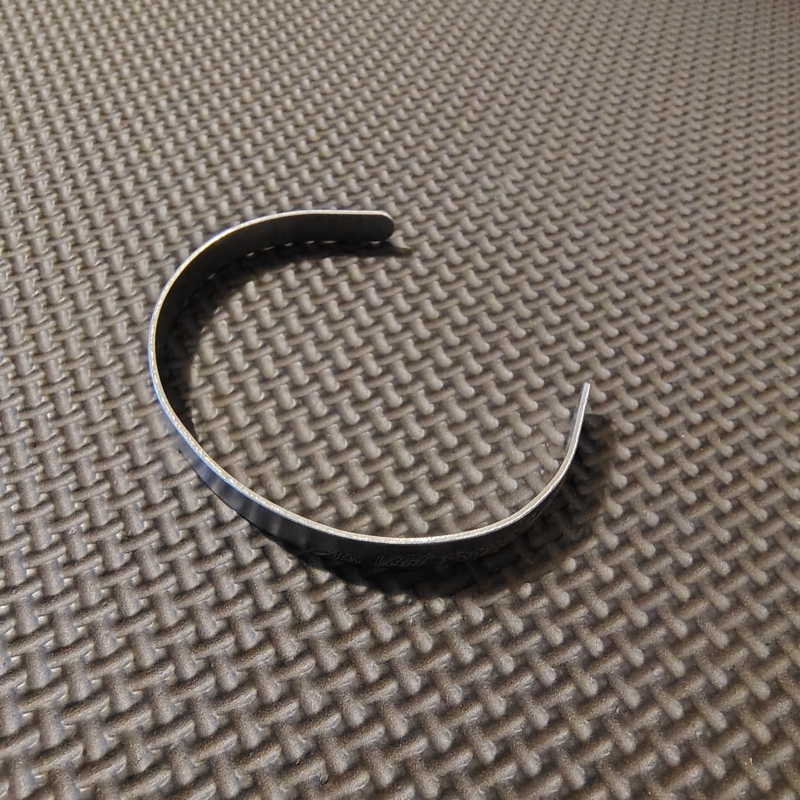 HANDMADE CUSTOM Aluminum Alis Volat Propriis Engraved Cuff Bangle Bracelet 6mm
