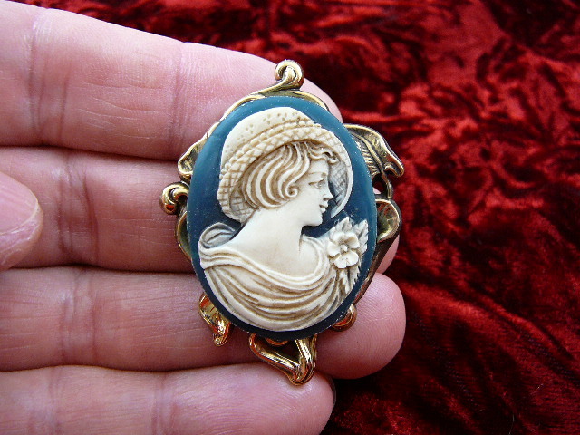 (cm13-5) young Girl LADY hat flowers flower Resin CAMEO jewelry Pin Pendant